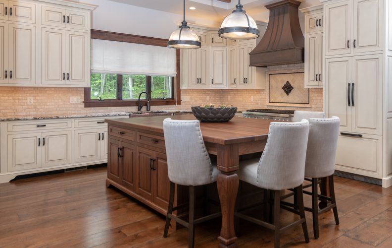 Live Sawn White Oak, Footworn Black Bleed, Molasses Stain - kitchen